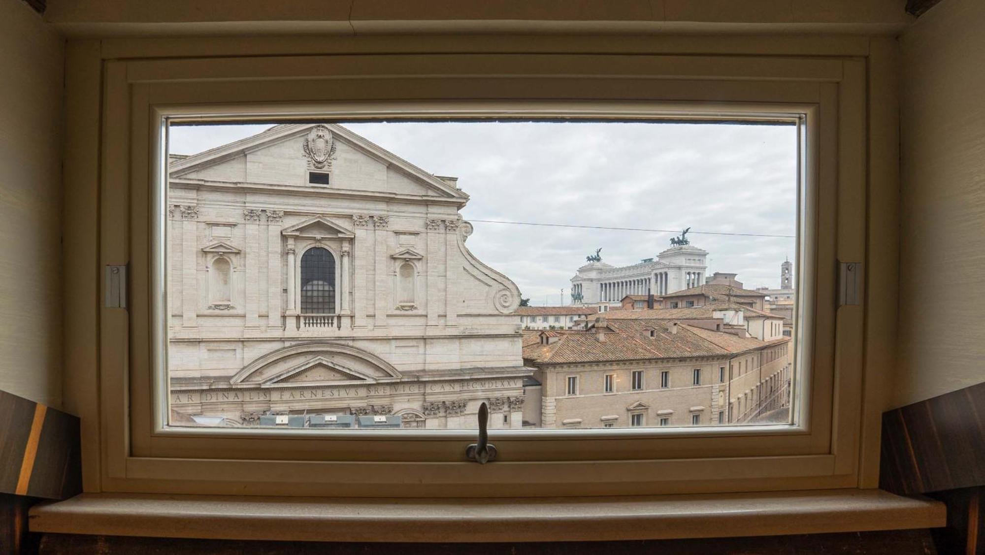 Piazza Venezia Charming Apartments With View Rome Exterior photo